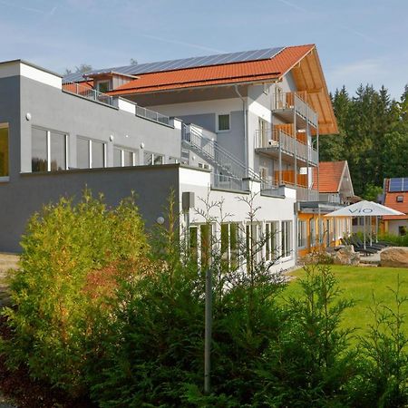Wellnesshotel Deine Auszeit, Adults Only Achslach Exterior foto