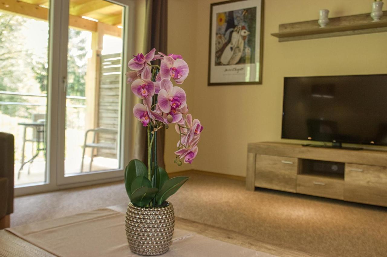 Wellnesshotel Deine Auszeit, Adults Only Achslach Exterior foto