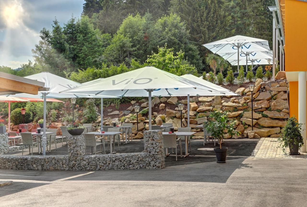 Wellnesshotel Deine Auszeit, Adults Only Achslach Exterior foto