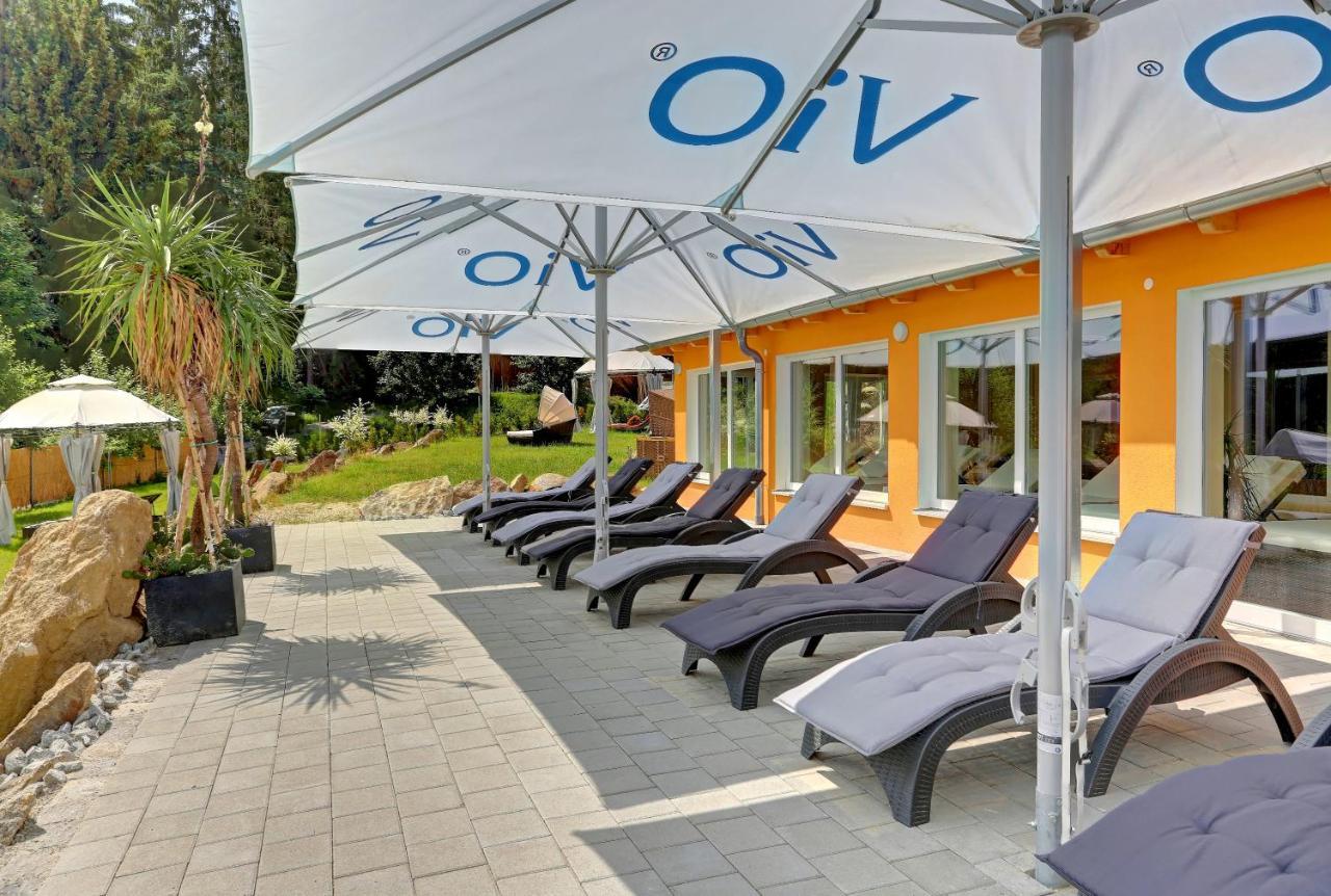 Wellnesshotel Deine Auszeit, Adults Only Achslach Exterior foto