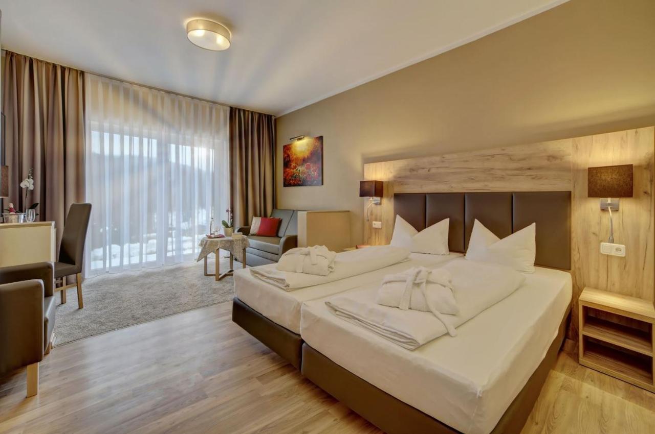 Wellnesshotel Deine Auszeit, Adults Only Achslach Exterior foto