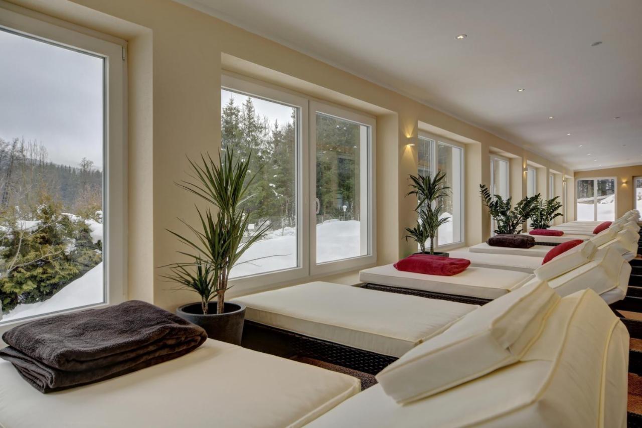 Wellnesshotel Deine Auszeit, Adults Only Achslach Exterior foto