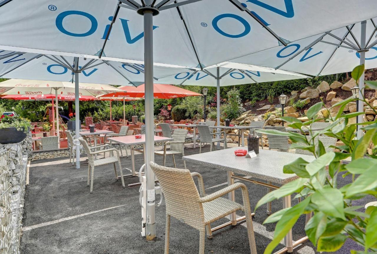 Wellnesshotel Deine Auszeit, Adults Only Achslach Exterior foto