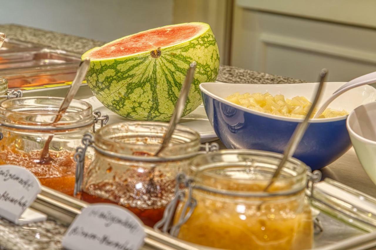 Wellnesshotel Deine Auszeit, Adults Only Achslach Exterior foto