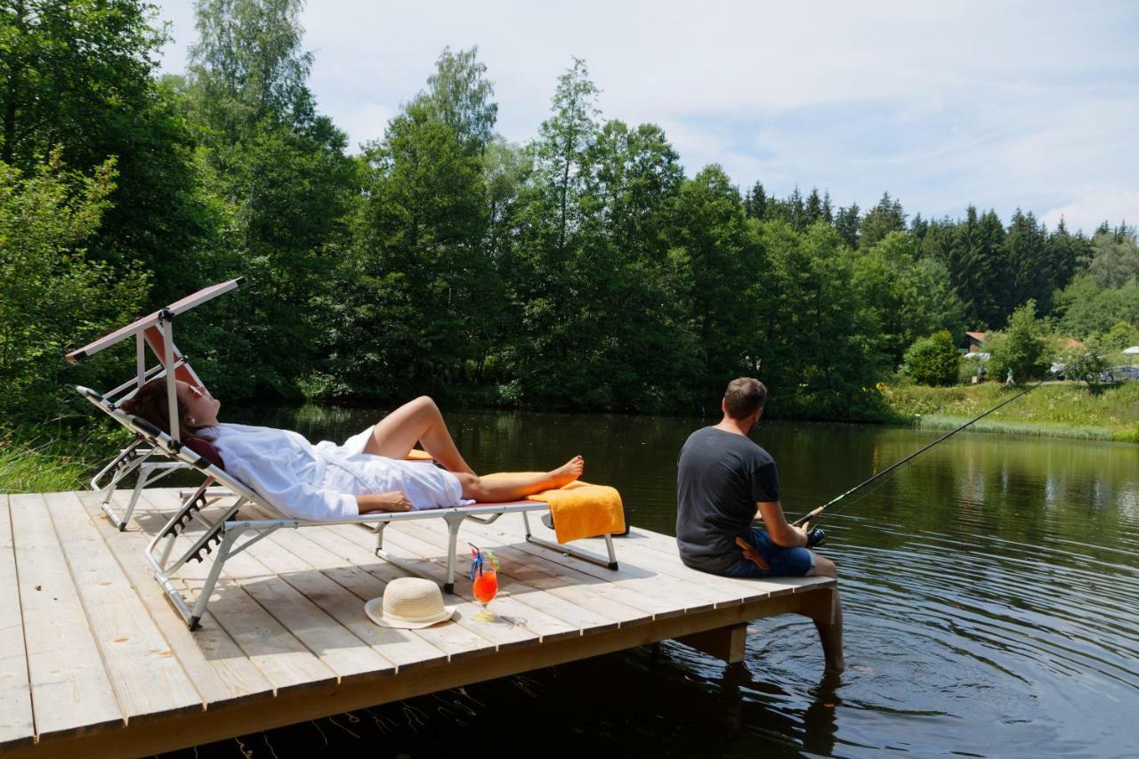 Wellnesshotel Deine Auszeit, Adults Only Achslach Exterior foto